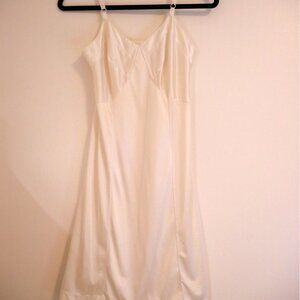Beautiful Vintage White Silky Slip Sears Adjustable Straps Size S/M‎
